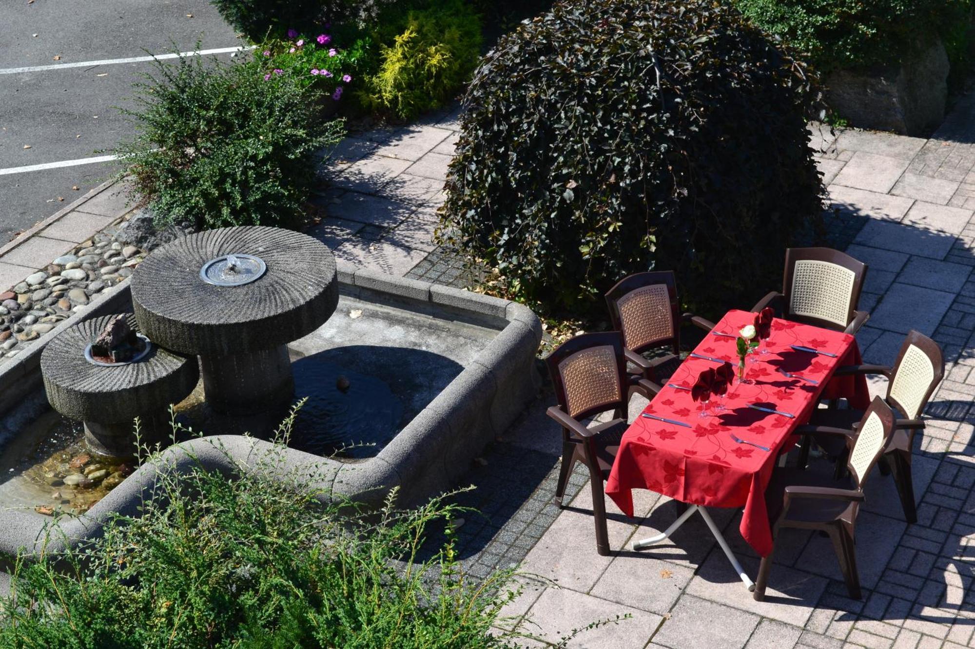 Hotel Restaurant Niemerich Pulversheim Buitenkant foto