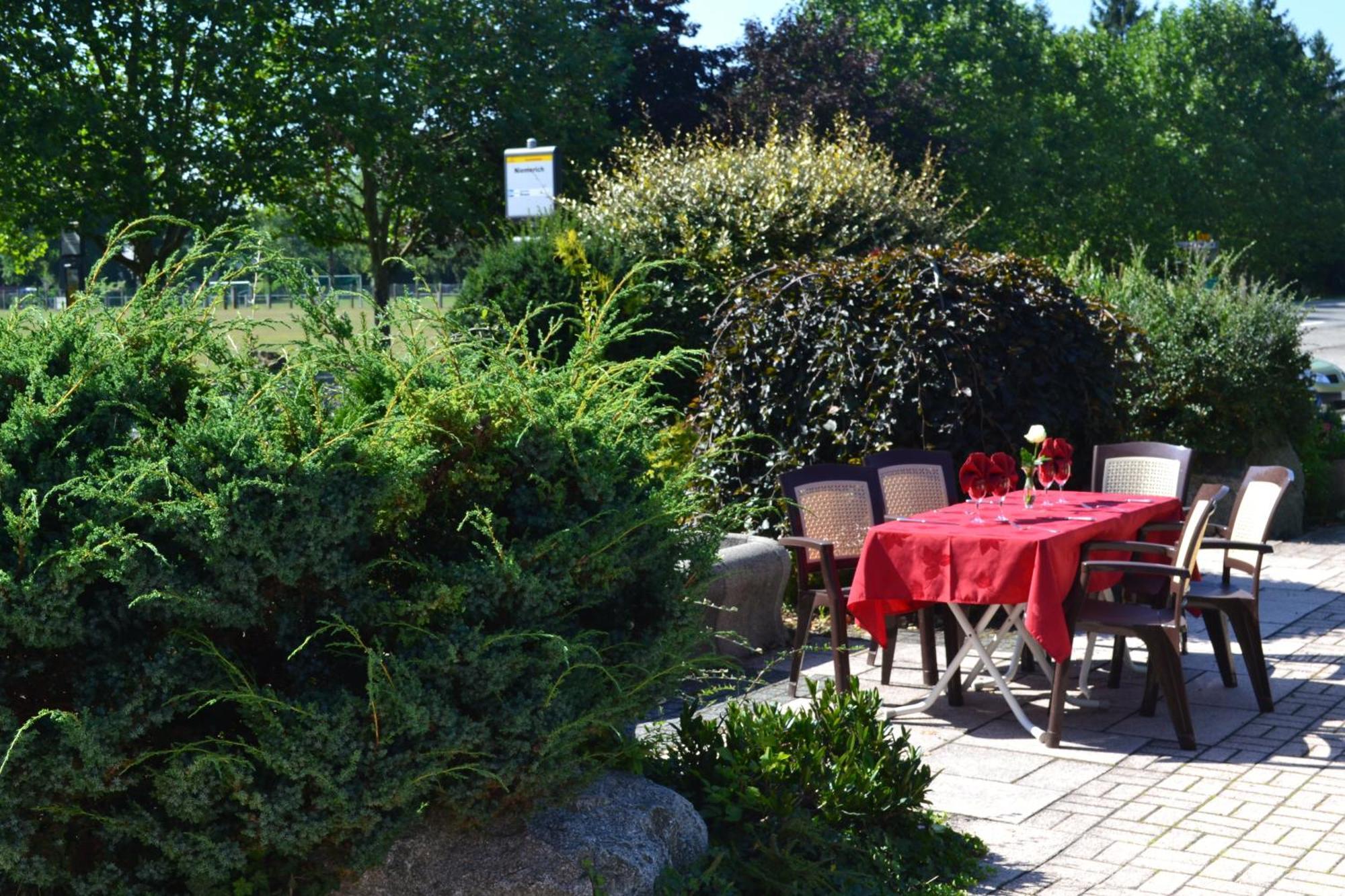 Hotel Restaurant Niemerich Pulversheim Buitenkant foto