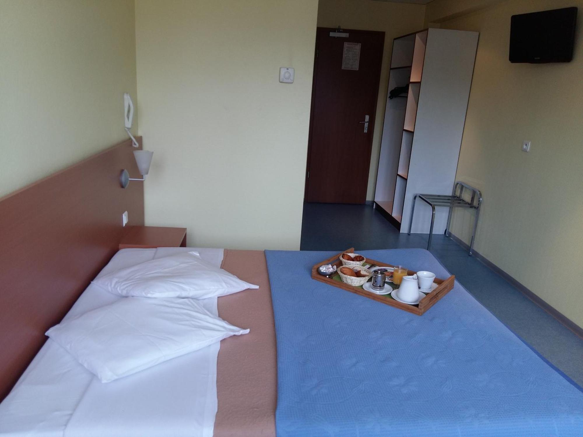 Hotel Restaurant Niemerich Pulversheim Kamer foto
