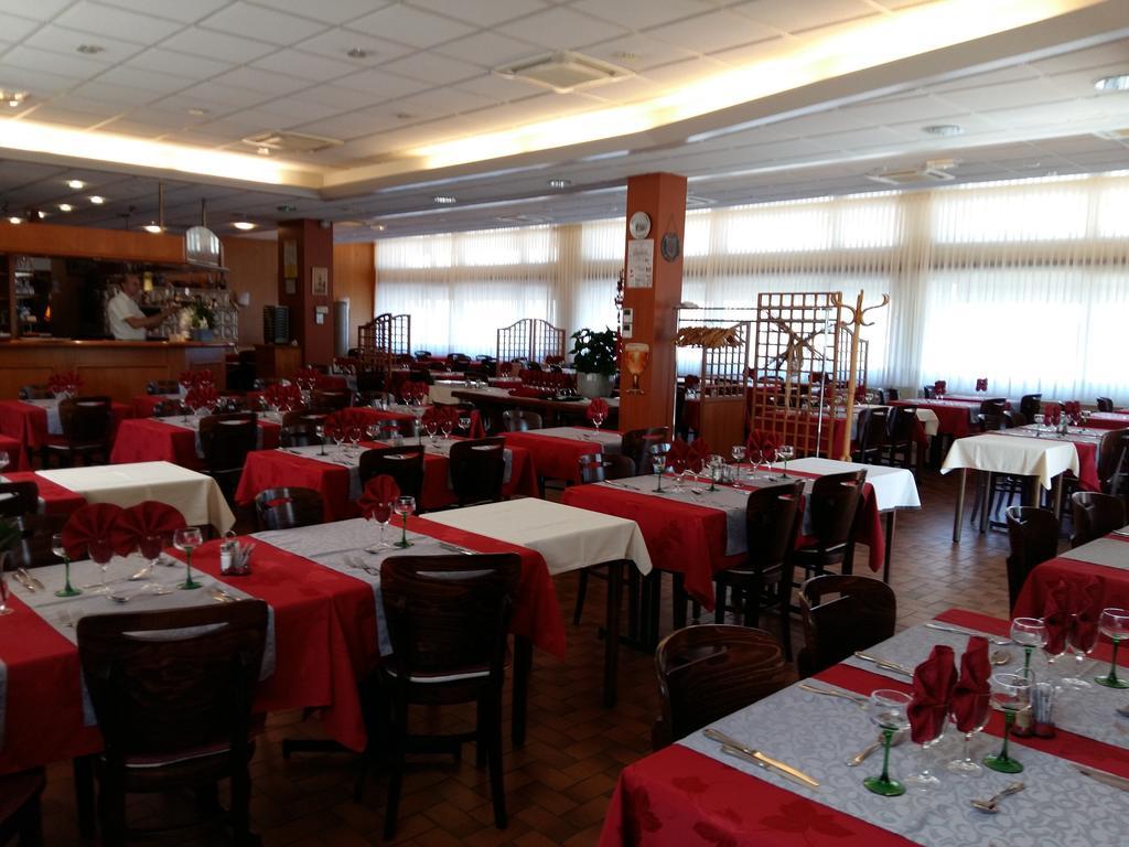 Hotel Restaurant Niemerich Pulversheim Buitenkant foto