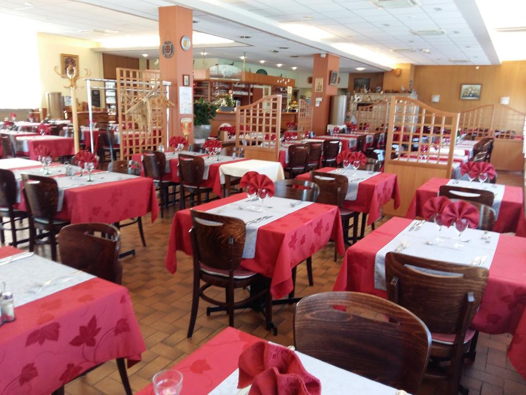 Hotel Restaurant Niemerich Pulversheim Buitenkant foto